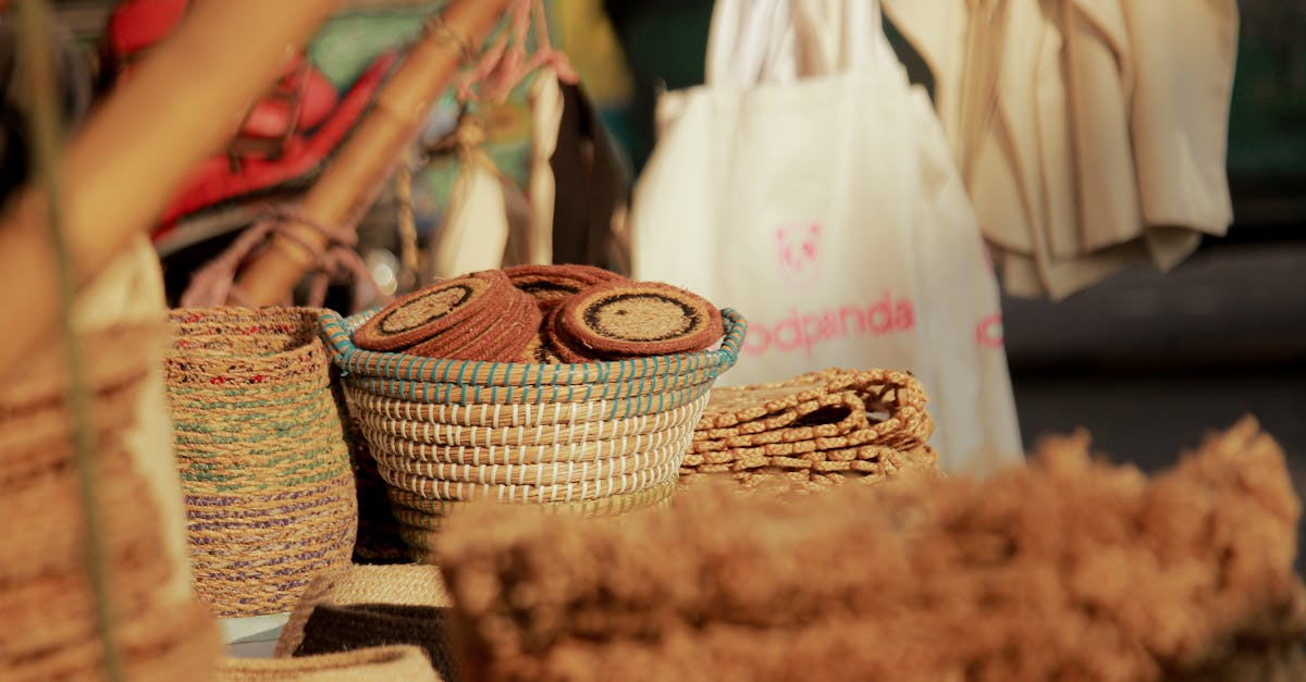 découvrez notre décoration artisanale unique, créée à la main avec soin pour apporter une touche authentique et chaleureuse à votre intérieur.