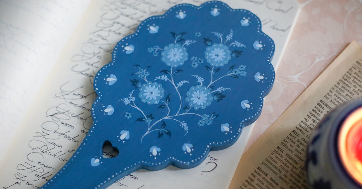découvrez notre décoration artisanale unique, créée à la main avec passion pour embellir votre intérieur avec authenticité et charme.