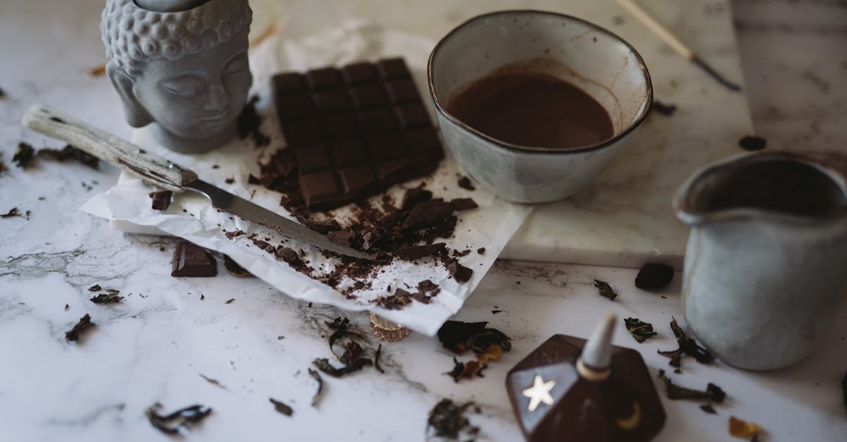 découvrez notre tasse en céramique faite à la main, alliant authenticité et qualité pour une expérience unique à chaque utilisation.