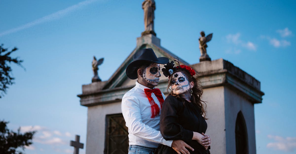 découvrez une collection authentique de masques mexicains traditionnels, riches en couleurs et en histoire, parfaits pour la décoration et les fêtes culturelles.