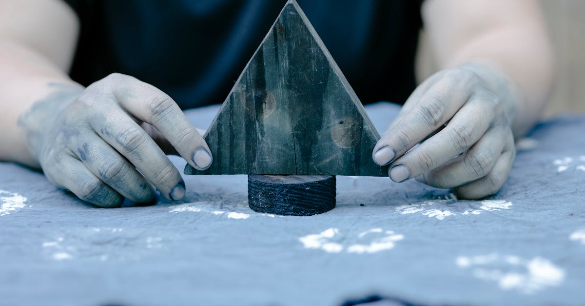 découvrez l'art du textile imprimé au bloc, une technique traditionnelle qui apporte des motifs uniques et authentiques à vos tissus.