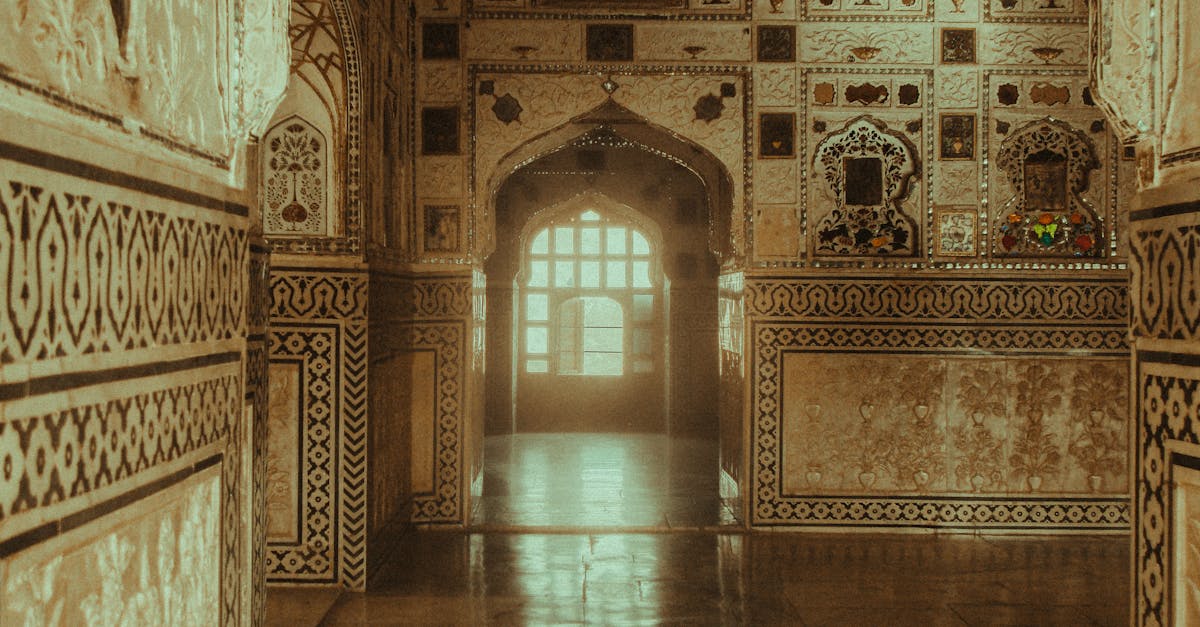 découvrez l'artisanat traditionnel du rajasthan, riche en techniques ancestrales et en savoir-faire unique qui reflètent la culture et l'histoire vibrante de cette région emblématique de l'inde.