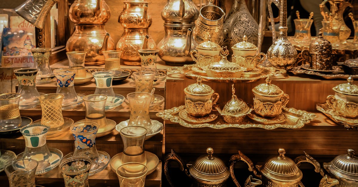 découvrez notre théière en cuivre turque, alliant artisanat traditionnel et design élégant pour un thé riche en saveurs.