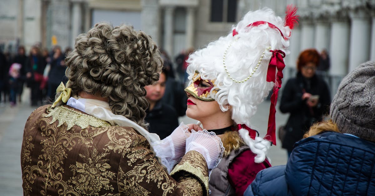découvrez l'élégance et le mystère des masques du carnaval de venise, symboles d'artisanat raffiné et de tradition vénitienne.