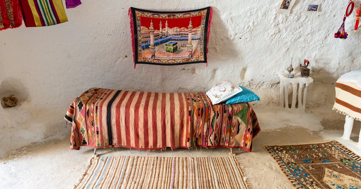 découvrez notre collection authentique de tapis berbères, faits à la main avec des matériaux naturels, apportant chaleur et style traditionnel à votre intérieur.