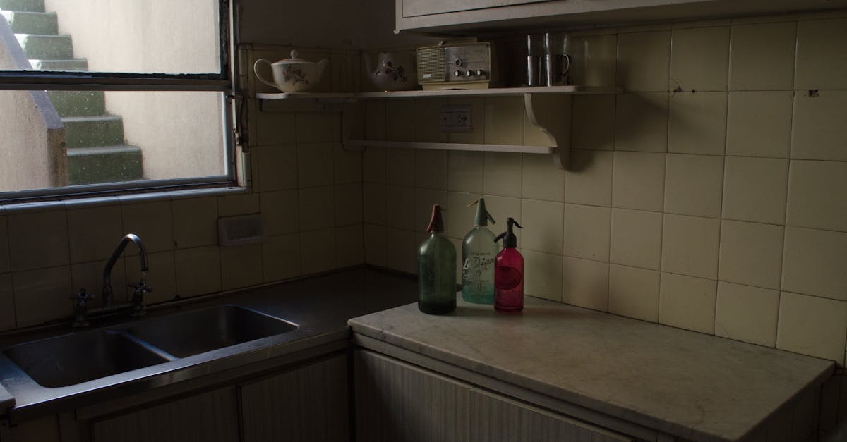 découvrez notre bouteille en céramique élégante et écologique, parfaite pour garder vos boissons fraîches tout en ajoutant une touche design à votre quotidien.