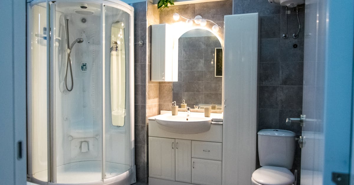 découvrez notre sélection d'accessoires de toilette design alliant esthétique et fonctionnalité pour sublimer votre salle de bain.