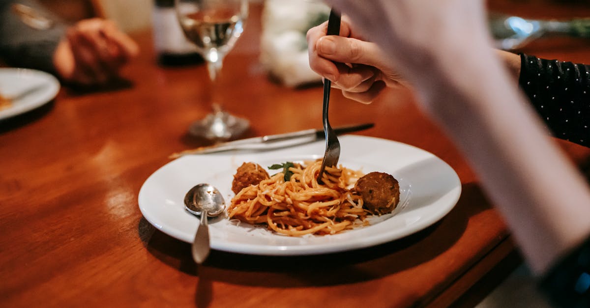 découvrez la qualité et l'élégance de la coutellerie italienne en argent, alliant artisanat traditionnel et design raffiné pour sublimer vos repas.