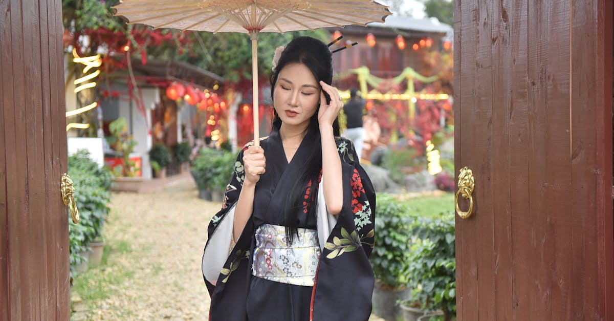 découvrez l'artisanat japonais du bambou : des créations traditionnelles alliant beauté, finesse et savoir-faire ancestral.
