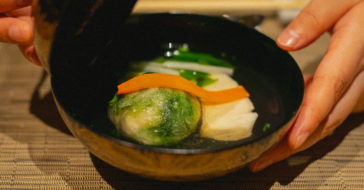 découvrez l'art traditionnel de la menuiserie japonaise, alliant savoir-faire ancestral et techniques minutieuses pour des constructions d'une précision remarquable.