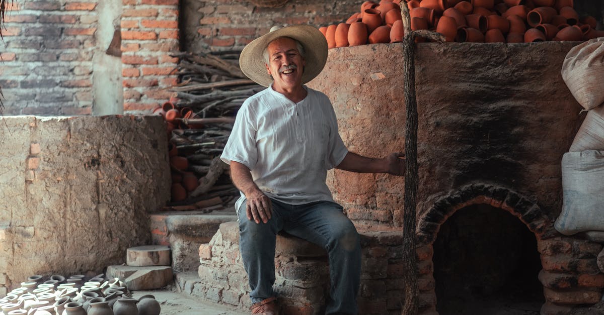 découvrez l'art unique de la poterie mexicaine, alliant tradition et couleurs vibrantes pour décorer et embellir votre intérieur.