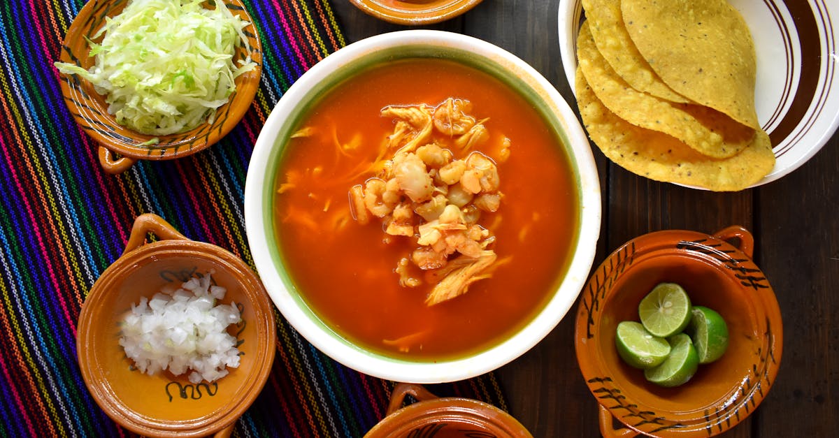 découvrez l'univers riche et coloré des textiles mexicains, alliant tradition artisanale et motifs authentiques pour embellir votre quotidien.