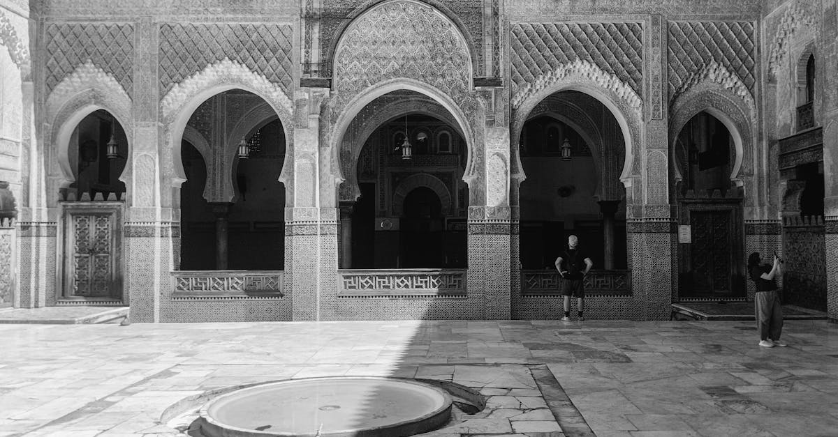 découvrez la beauté des lanternes marocaines, des objets artisanaux authentiques qui illuminent votre intérieur avec charme et élégance.