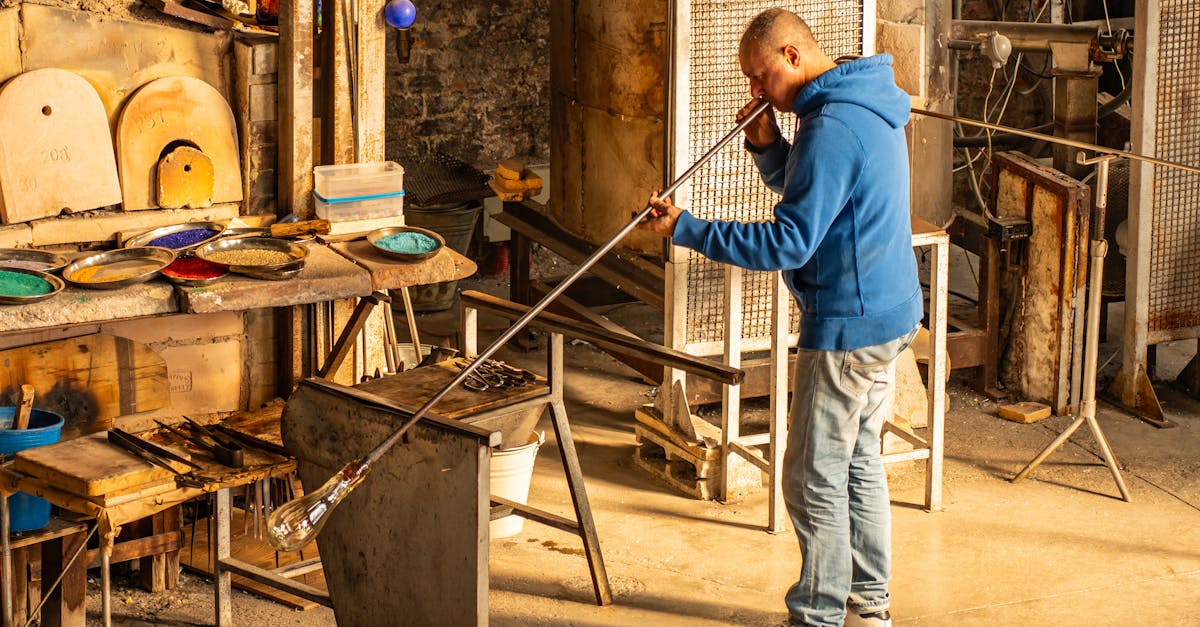 découvrez les sculptures en verre de murano, alliant savoir-faire artisanal et élégance pour sublimer votre décoration intérieure.