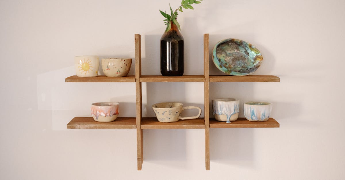 découvrez la beauté unique de la poterie wabi-sabi, alliant élégance naturelle et imperfections harmonieuses pour des créations artisanales authentiques.