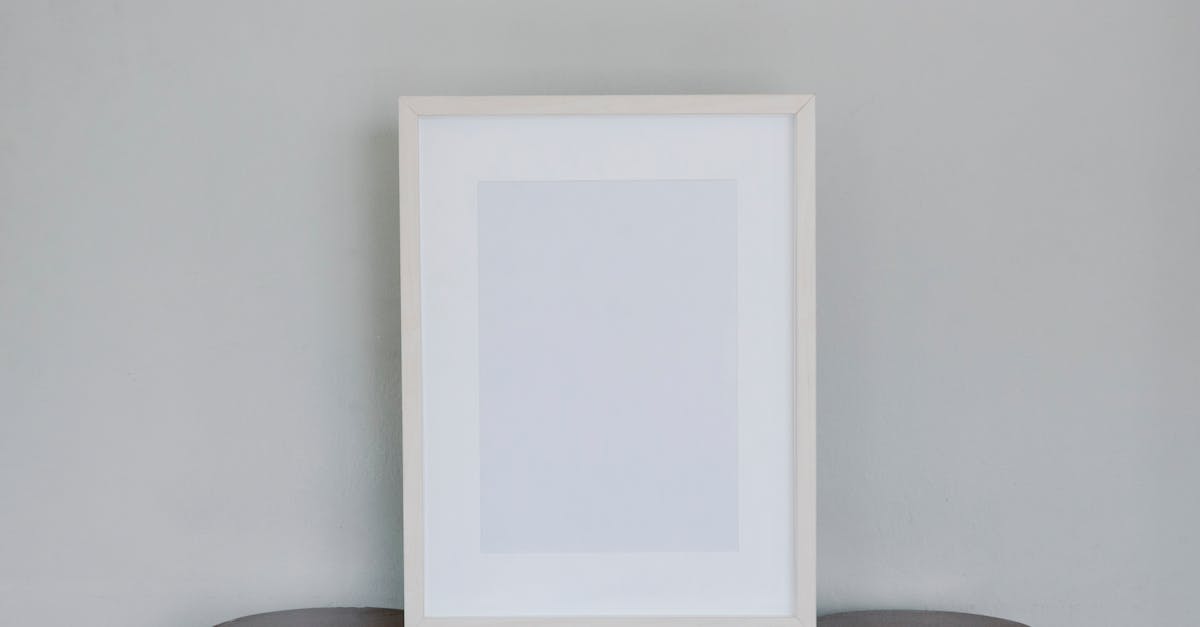 cadre décoratif en bois élégant, parfait pour sublimer vos photos et œuvres d'art avec une touche naturelle et chaleureuse.
