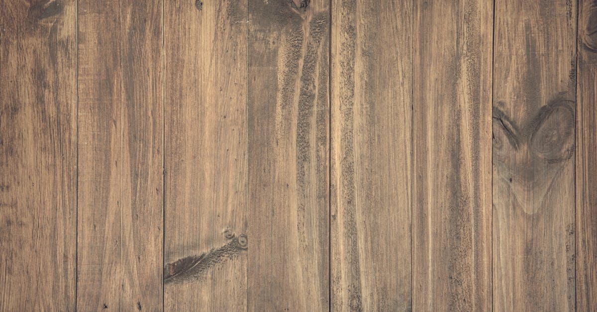 découvrez le bois yakisugi, une technique japonaise traditionnelle de carbonisation du bois offrant durabilité, résistance aux insectes et esthétique unique pour vos projets de construction et de décoration.