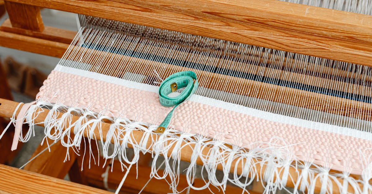découvrez l'art ancestral du tissage zapotèque, une tradition mexicaine riche en couleurs et en motifs uniques, perpétuée de génération en génération.