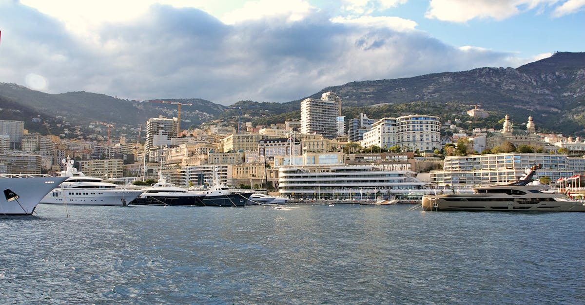 découvrez notre service de coating céramique à monaco pour protéger et sublimer la carrosserie de votre véhicule avec une finition durable et brillante.