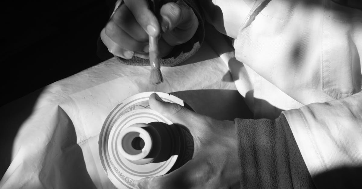 découvrez l'art de la peinture sur céramique, une activité créative alliant couleurs et textures pour personnaliser vos objets en céramique avec style et originalité.