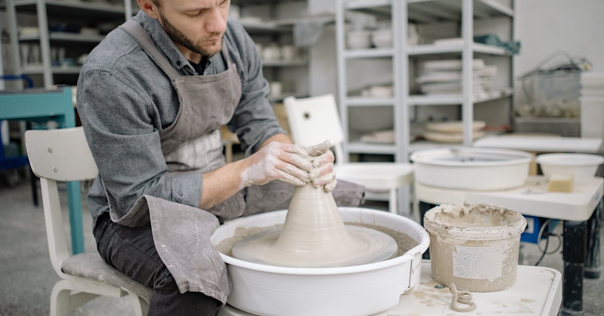 découvrez les techniques essentielles des céramiques décoratives pour sublimer vos créations artistiques avec élégance et originalité.
