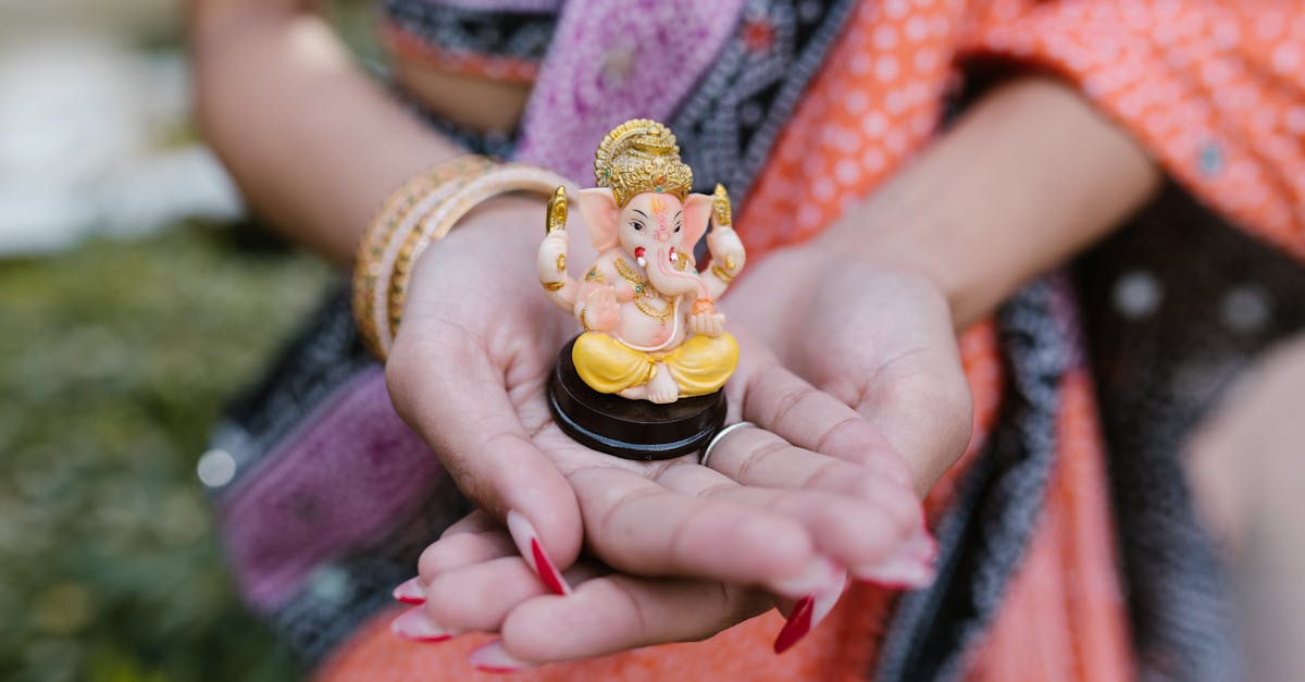 découvrez l'artisanat indien, un héritage riche en savoir-faire traditionnel et en créations uniques alliant authenticité et créativité.