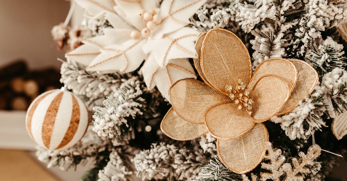 découvrez notre design unique de sapin de noël en bois, alliant élégance naturelle et esprit festif pour décorer votre intérieur avec charme.