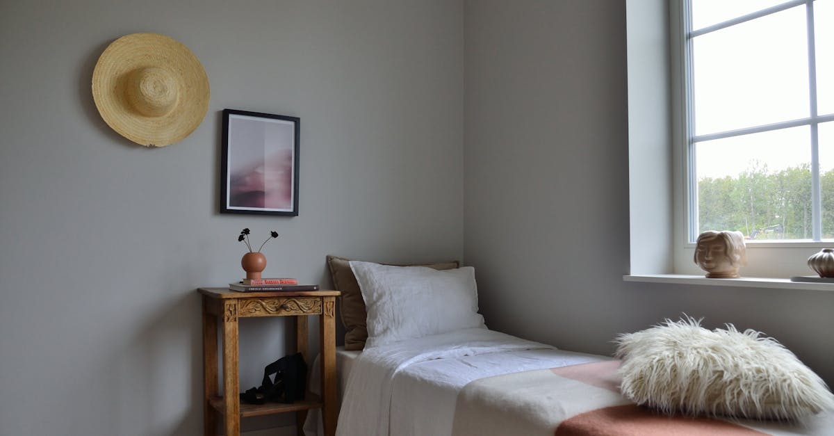 découvrez des idées de décoration de chambre zen pour créer un espace apaisant et harmonieux, favorisant le calme et la détente.
