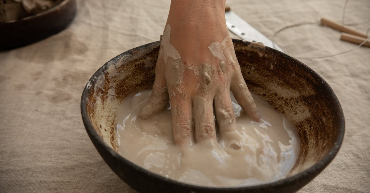 découvrez l'art de la céramique avec notre expert ceramist : créations uniques, techniques traditionnelles et modernité alliant beauté et fonctionnalité.