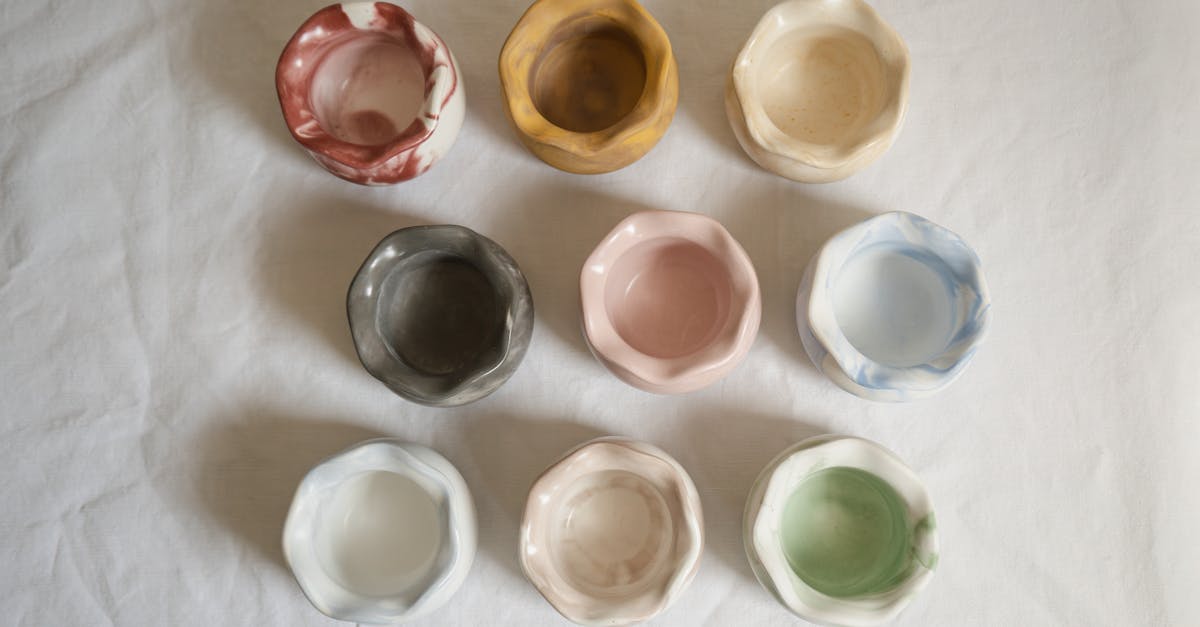 découvrez notre céramique à peindre, idéale pour personnaliser vos créations artistiques avec des couleurs vives et durables. parfaite pour tous les niveaux, elle offre une surface lisse et facile à décorer.